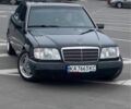 Черный Мерседес Е-Класс, объемом двигателя 2.3 л и пробегом 401 тыс. км за 4000 $, фото 10 на Automoto.ua