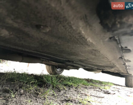 Черный Мерседес Е-Класс, объемом двигателя 2.2 л и пробегом 315 тыс. км за 3500 $, фото 14 на Automoto.ua