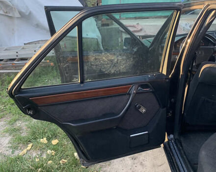 Чорний Мерседес Е-Клас, об'ємом двигуна 2.8 л та пробігом 404 тис. км за 2300 $, фото 9 на Automoto.ua