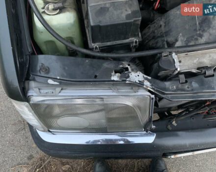 Черный Мерседес Е-Класс, объемом двигателя 2.2 л и пробегом 630 тыс. км за 2700 $, фото 17 на Automoto.ua