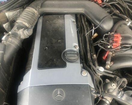 Черный Мерседес Е-Класс, объемом двигателя 2.3 л и пробегом 401 тыс. км за 4000 $, фото 12 на Automoto.ua