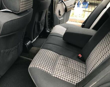 Черный Мерседес Е-Класс, объемом двигателя 2.2 л и пробегом 430 тыс. км за 3450 $, фото 23 на Automoto.ua