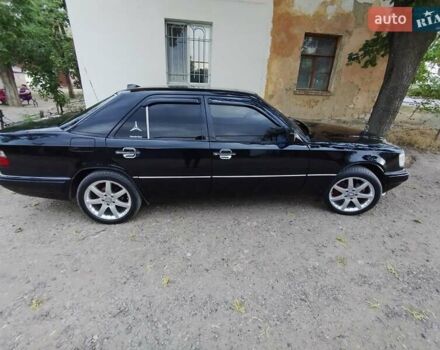 Черный Мерседес Е-Класс, объемом двигателя 2.8 л и пробегом 358 тыс. км за 4200 $, фото 2 на Automoto.ua