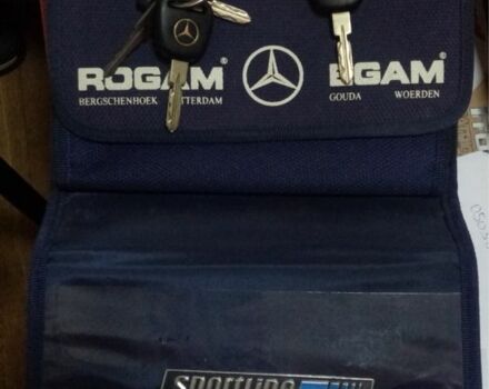 Черный Мерседес Е-Класс, объемом двигателя 2.3 л и пробегом 401 тыс. км за 4000 $, фото 15 на Automoto.ua