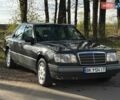 Черный Мерседес Е-Класс, объемом двигателя 2.5 л и пробегом 292 тыс. км за 4900 $, фото 1 на Automoto.ua