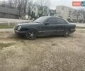 Черный Мерседес Е-Класс, объемом двигателя 2 л и пробегом 435 тыс. км за 3000 $, фото 1 на Automoto.ua