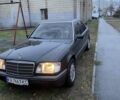 Черный Мерседес Е-Класс, объемом двигателя 2.3 л и пробегом 401 тыс. км за 4000 $, фото 4 на Automoto.ua