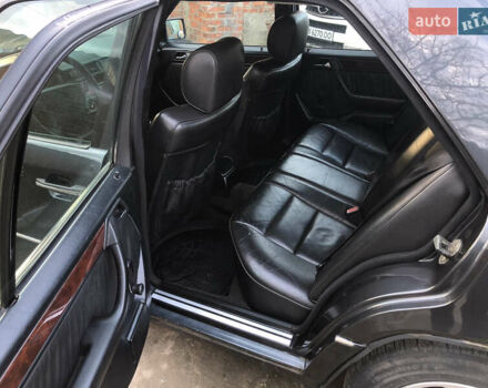 Черный Мерседес Е-Класс, объемом двигателя 2.2 л и пробегом 315 тыс. км за 3500 $, фото 10 на Automoto.ua