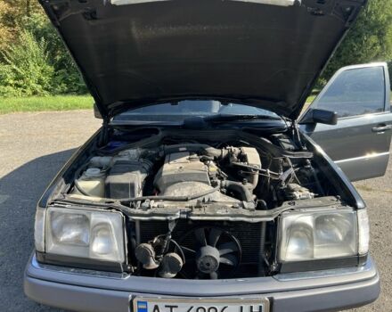 Черный Мерседес Е-Класс, объемом двигателя 2.2 л и пробегом 387 тыс. км за 3700 $, фото 16 на Automoto.ua