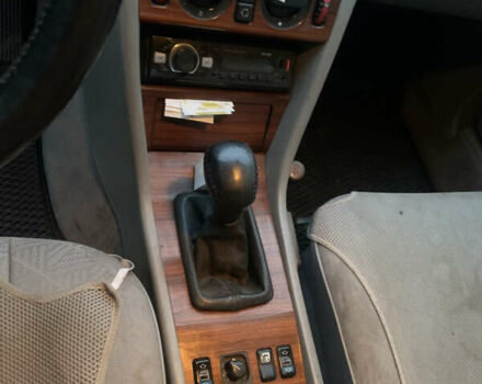 Черный Мерседес Е-Класс, объемом двигателя 2.2 л и пробегом 630 тыс. км за 2700 $, фото 14 на Automoto.ua