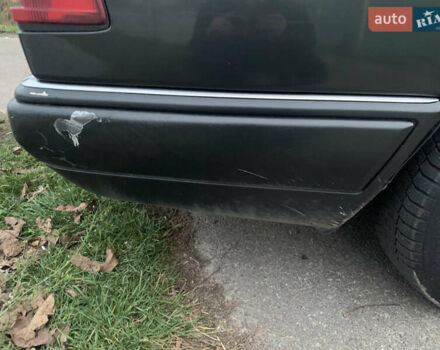 Черный Мерседес Е-Класс, объемом двигателя 2.2 л и пробегом 630 тыс. км за 2700 $, фото 20 на Automoto.ua