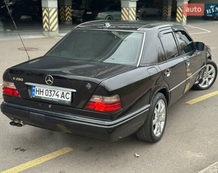 Черный Мерседес Е-Класс, объемом двигателя 2.8 л и пробегом 358 тыс. км за 4500 $, фото 10 на Automoto.ua