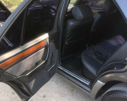 Черный Мерседес Е-Класс, объемом двигателя 2 л и пробегом 450 тыс. км за 3999 $, фото 12 на Automoto.ua