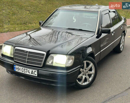 Черный Мерседес Е-Класс, объемом двигателя 2.8 л и пробегом 358 тыс. км за 4500 $, фото 1 на Automoto.ua