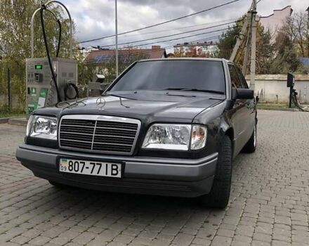 Черный Мерседес Е-Класс, объемом двигателя 2.2 л и пробегом 430 тыс. км за 3450 $, фото 14 на Automoto.ua