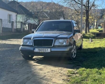 Черный Мерседес Е-Класс, объемом двигателя 2 л и пробегом 471 тыс. км за 2400 $, фото 1 на Automoto.ua