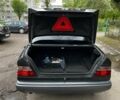 Чорний Мерседес Е-Клас, об'ємом двигуна 2 л та пробігом 350 тис. км за 2999 $, фото 13 на Automoto.ua