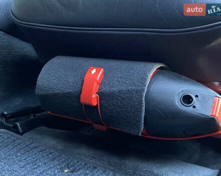 Черный Мерседес Е-Класс, объемом двигателя 3.2 л и пробегом 278 тыс. км за 7000 $, фото 16 на Automoto.ua