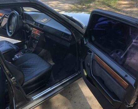 Черный Мерседес Е-Класс, объемом двигателя 2 л и пробегом 450 тыс. км за 3999 $, фото 7 на Automoto.ua