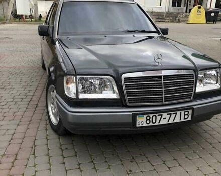 Черный Мерседес Е-Класс, объемом двигателя 2.2 л и пробегом 430 тыс. км за 3450 $, фото 9 на Automoto.ua