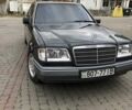 Черный Мерседес Е-Класс, объемом двигателя 2.2 л и пробегом 430 тыс. км за 3450 $, фото 9 на Automoto.ua
