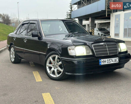 Черный Мерседес Е-Класс, объемом двигателя 2.8 л и пробегом 358 тыс. км за 4500 $, фото 7 на Automoto.ua