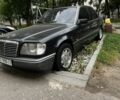 Черный Мерседес Е-Класс, объемом двигателя 2 л и пробегом 325 тыс. км за 1700 $, фото 4 на Automoto.ua