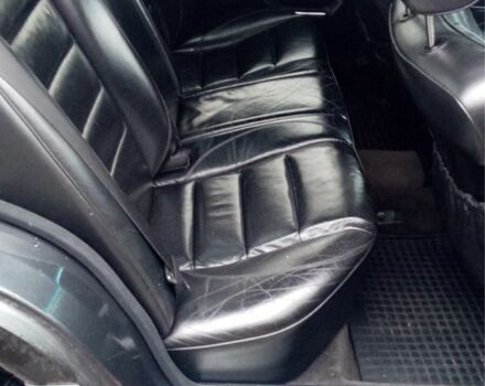 Черный Мерседес Е-Класс, объемом двигателя 2.3 л и пробегом 401 тыс. км за 4000 $, фото 13 на Automoto.ua