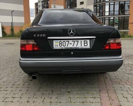 Черный Мерседес Е-Класс, объемом двигателя 2.2 л и пробегом 430 тыс. км за 3450 $, фото 10 на Automoto.ua