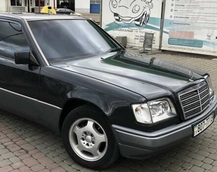 Черный Мерседес Е-Класс, объемом двигателя 2.2 л и пробегом 430 тыс. км за 3450 $, фото 6 на Automoto.ua