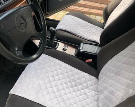 Черный Мерседес Е-Класс, объемом двигателя 2.2 л и пробегом 430 тыс. км за 3450 $, фото 18 на Automoto.ua