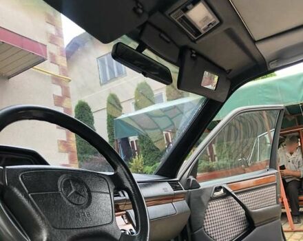 Черный Мерседес Е-Класс, объемом двигателя 2.2 л и пробегом 430 тыс. км за 3450 $, фото 21 на Automoto.ua