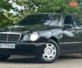 Чорний Мерседес Е-Клас, об'ємом двигуна 2 л та пробігом 322 тис. км за 2111 $, фото 1 на Automoto.ua