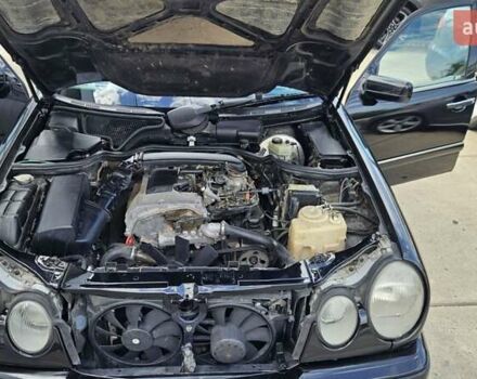 Черный Мерседес Е-Класс, объемом двигателя 2.3 л и пробегом 400 тыс. км за 4400 $, фото 15 на Automoto.ua