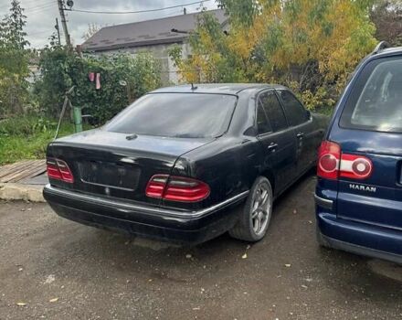 Черный Мерседес Е-Класс, объемом двигателя 3.2 л и пробегом 260 тыс. км за 2900 $, фото 14 на Automoto.ua