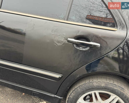 Черный Мерседес Е-Класс, объемом двигателя 2.3 л и пробегом 350 тыс. км за 2700 $, фото 10 на Automoto.ua