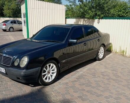 Чорний Мерседес Е-Клас, об'ємом двигуна 2.3 л та пробігом 400 тис. км за 4000 $, фото 4 на Automoto.ua