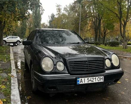 Черный Мерседес Е-Класс, объемом двигателя 2.8 л и пробегом 390 тыс. км за 2950 $, фото 2 на Automoto.ua