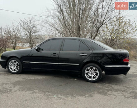 Черный Мерседес Е-Класс, объемом двигателя 2.3 л и пробегом 350 тыс. км за 2700 $, фото 8 на Automoto.ua