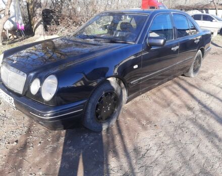 Черный Мерседес Е-Класс, объемом двигателя 0 л и пробегом 280 тыс. км за 1600 $, фото 6 на Automoto.ua