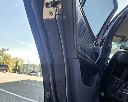 Черный Мерседес Е-Класс, объемом двигателя 2.3 л и пробегом 400 тыс. км за 4400 $, фото 9 на Automoto.ua