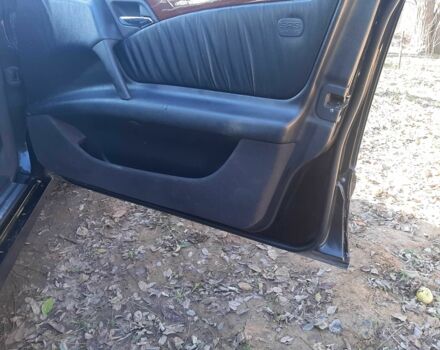 Черный Мерседес Е-Класс, объемом двигателя 0 л и пробегом 280 тыс. км за 1600 $, фото 13 на Automoto.ua