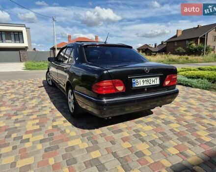 Мерседес Е-Класс 1996 в Полтаве на Automoto.ua Черный Мерседес Е-Класс, объемом двигателя 3.2 л и пробегом 300 тыс. км за 4800 $, фото 3 на Automoto.ua