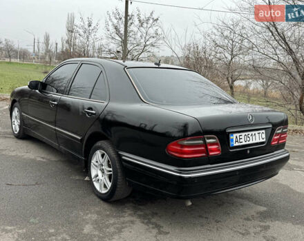 Черный Мерседес Е-Класс, объемом двигателя 2.3 л и пробегом 350 тыс. км за 2700 $, фото 7 на Automoto.ua