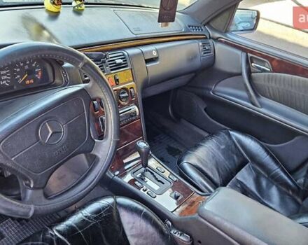 Черный Мерседес Е-Класс, объемом двигателя 2.3 л и пробегом 400 тыс. км за 4400 $, фото 12 на Automoto.ua