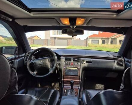 Мерседес Е-Класс 1996 в Полтаве на Automoto.ua Черный Мерседес Е-Класс, объемом двигателя 3.2 л и пробегом 300 тыс. км за 4800 $, фото 8 на Automoto.ua