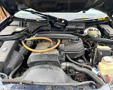 Черный Мерседес Е-Класс, объемом двигателя 2.3 л и пробегом 317 тыс. км за 3500 $, фото 4 на Automoto.ua