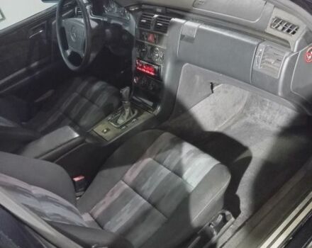 Чорний Мерседес Е-Клас, об'ємом двигуна 2.3 л та пробігом 400 тис. км за 4000 $, фото 8 на Automoto.ua