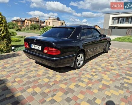 Мерседес Е-Класс 1996 в Полтаве на Automoto.ua Черный Мерседес Е-Класс, объемом двигателя 3.2 л и пробегом 300 тыс. км за 4800 $, фото 6 на Automoto.ua