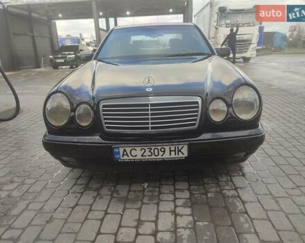 Черный Мерседес Е-Класс, объемом двигателя 3 л и пробегом 430 тыс. км за 3300 $, фото 1 на Automoto.ua